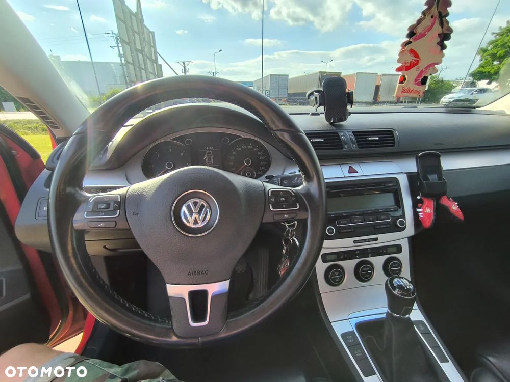 Volkswagen Passat 2.0 TDI BlueMotion Technology Highline - 11