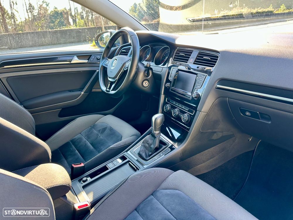 VW Golf 1.6 TDi Highline DSG - 39