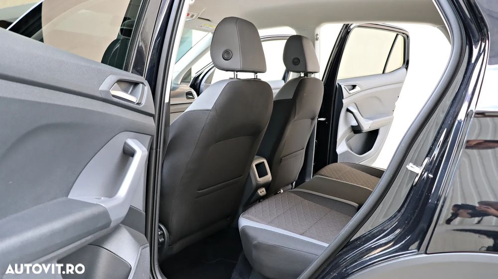 Volkswagen T-Cross - 13