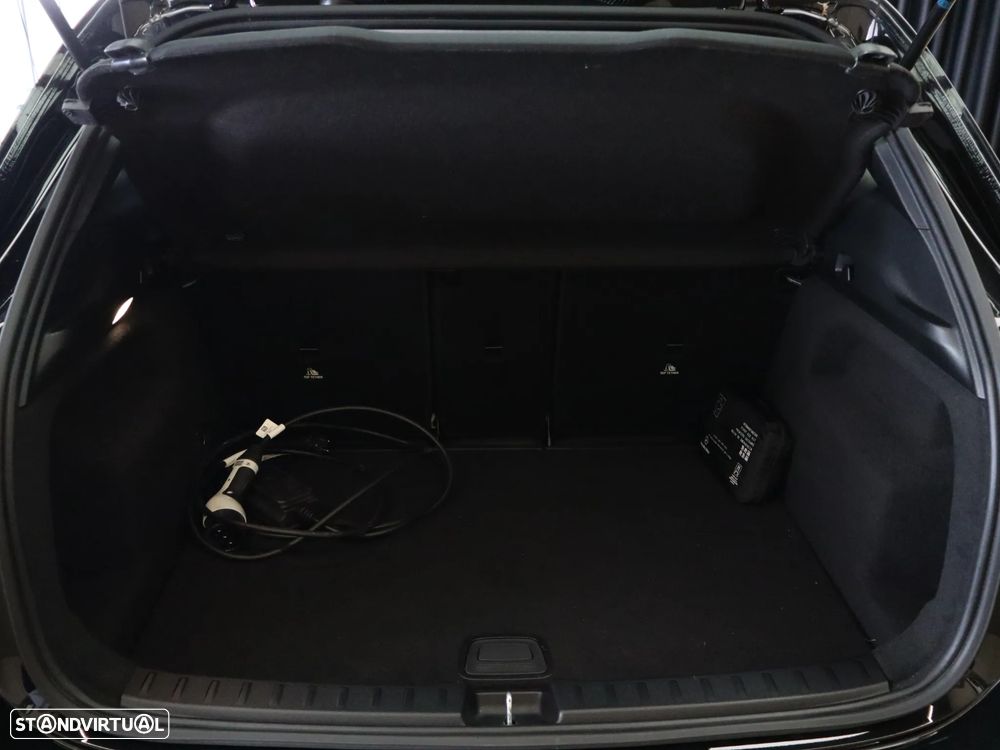 Mercedes-Benz GLA 250 e 8G-DCT Style - 12