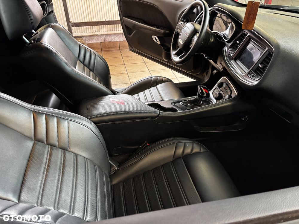 Dodge Challenger - 5