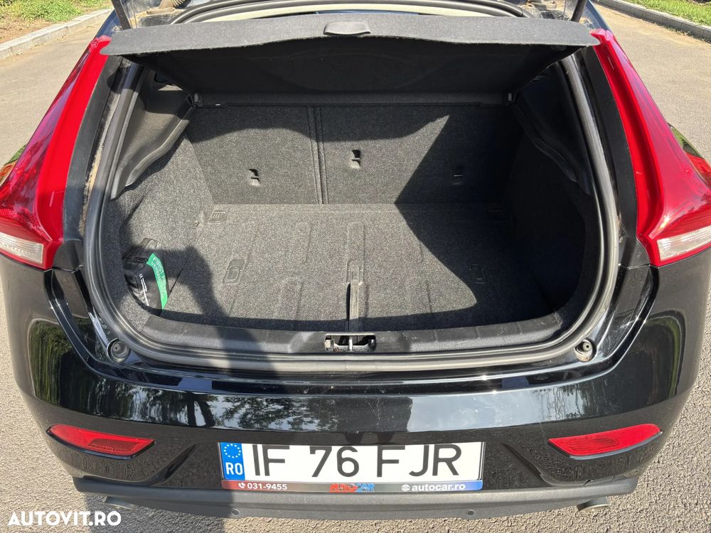Volvo V40 D3 Momentum - 13