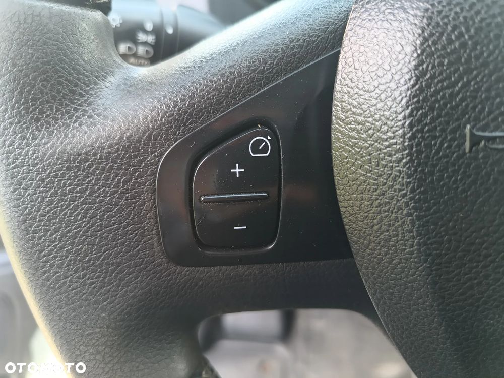 Renault Trafic L2H1 2.0 diesel 145kM 2019rok WEBASTO, CZUJNIKI PARKOWANIA, HAK, NIEWIELKI PRZEBIEG stan BDB, BEZWPADKOWY! - 30