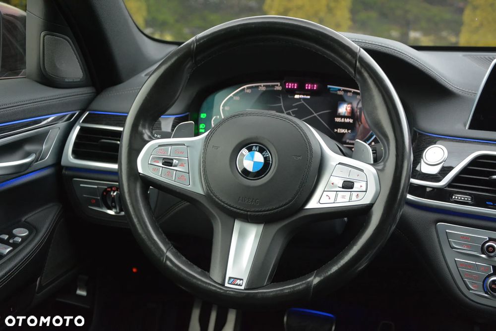 BMW Seria 7 - 38