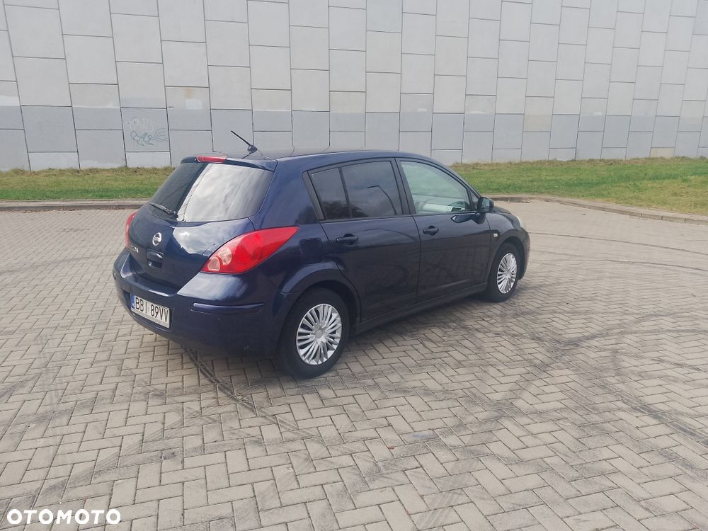 Nissan Tiida - 4