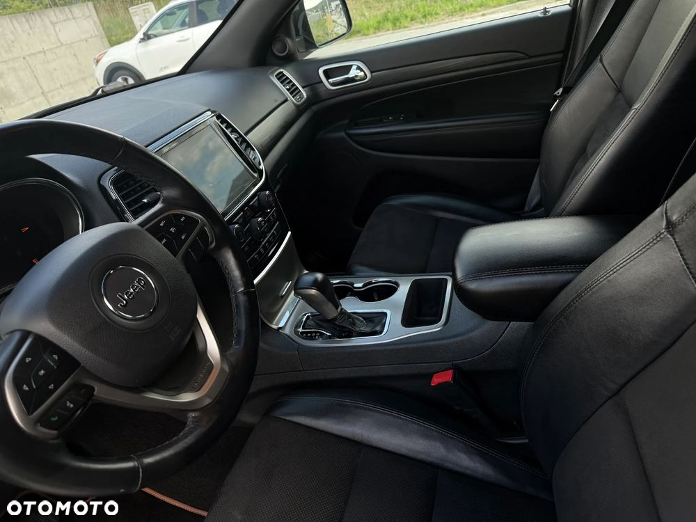 Jeep Grand Cherokee - 12