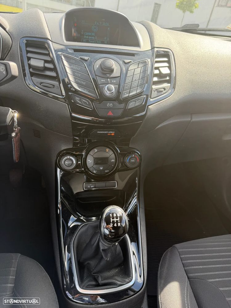 Ford Fiesta 1.0 T EcoBoost Titanium - 13