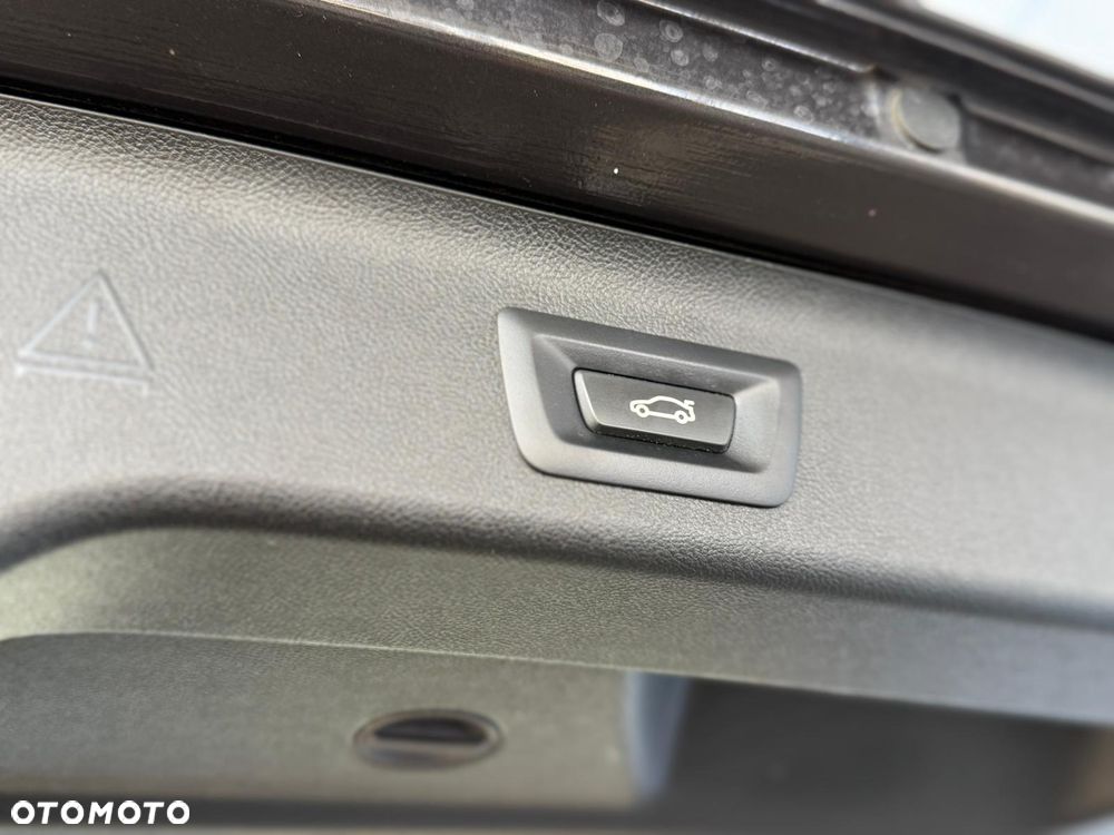 BMW Seria 5 530i Sport Line - 21