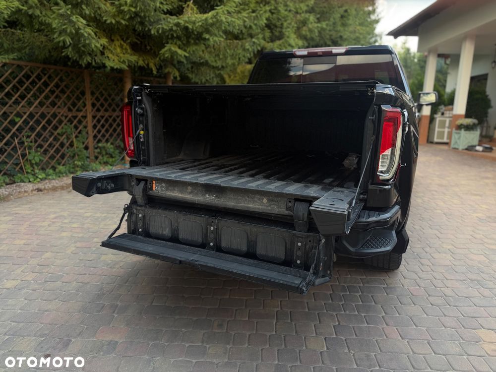 GMC Sierra - 28
