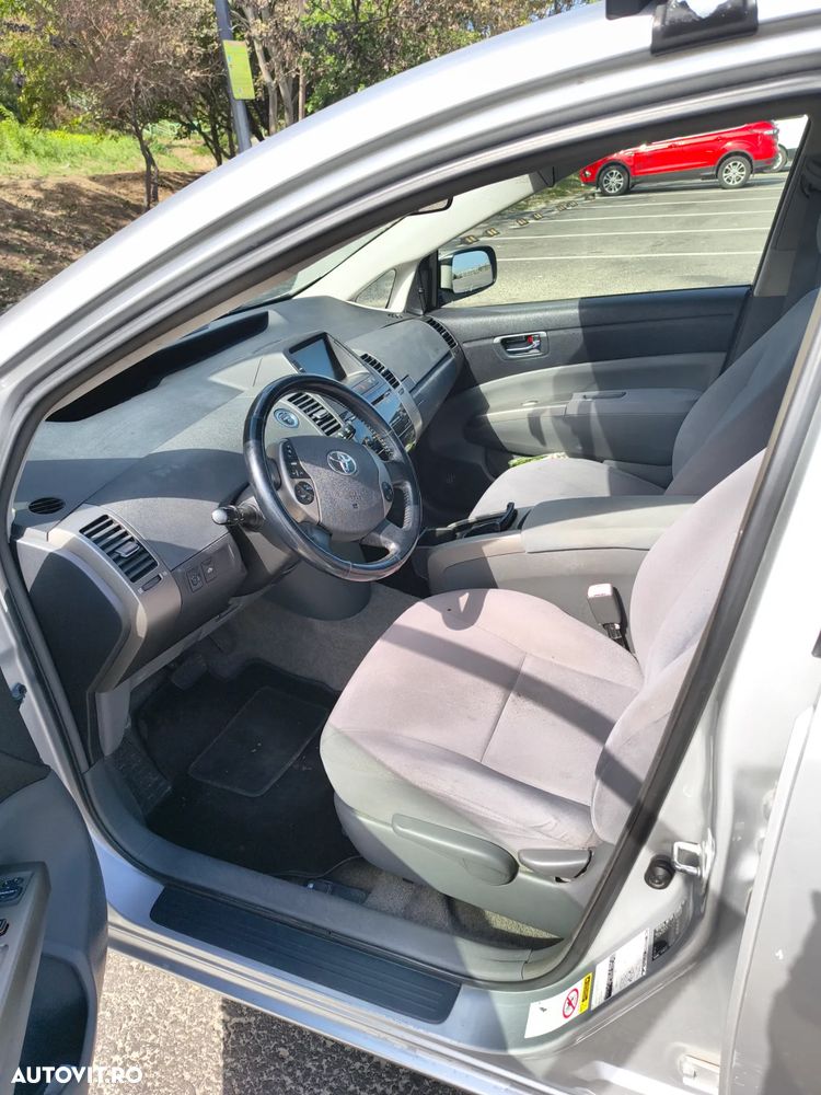 Toyota Prius - 5