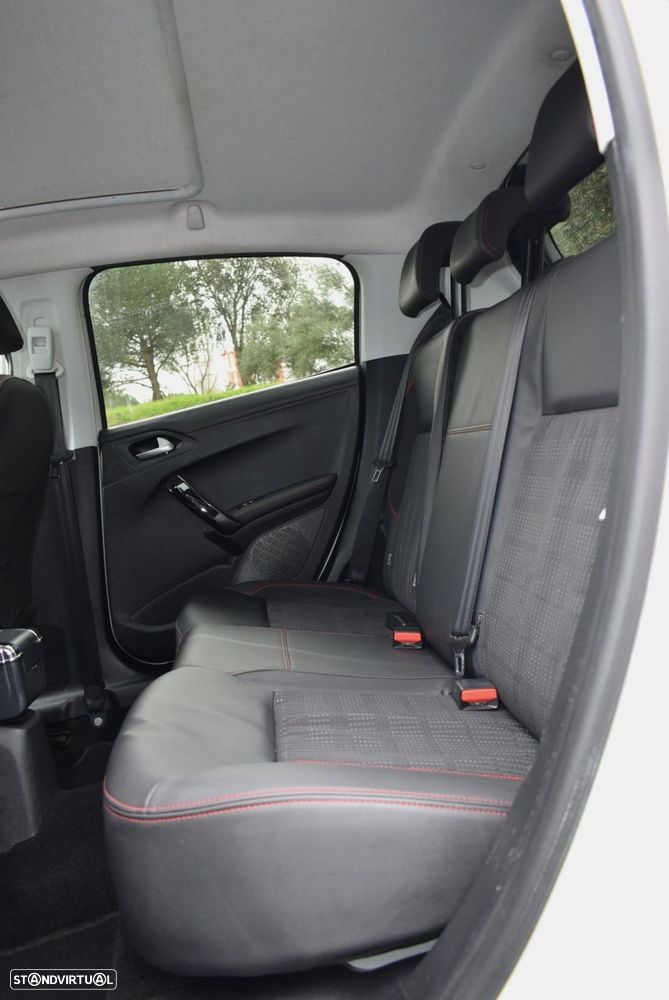 Peugeot 208 1.2 PureTech GT Line - 10