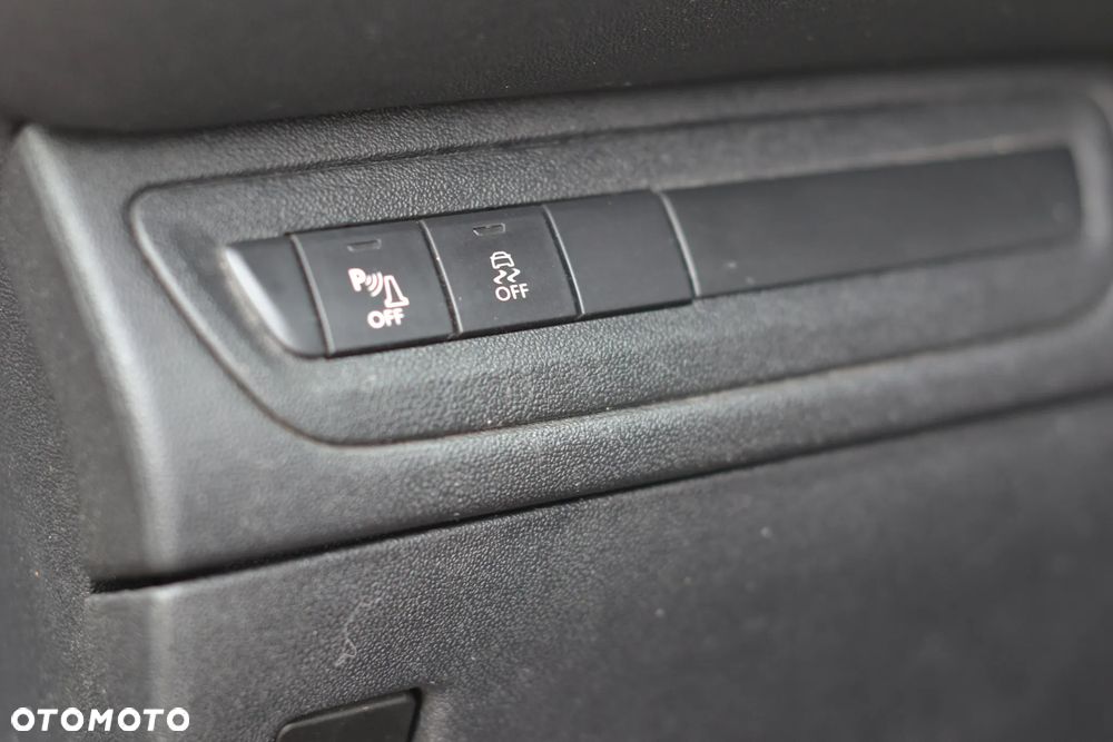 Peugeot 208 GTI 200 THP - 11