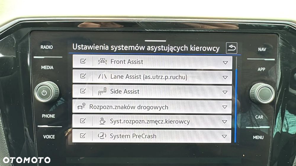 Volkswagen Passat - 23