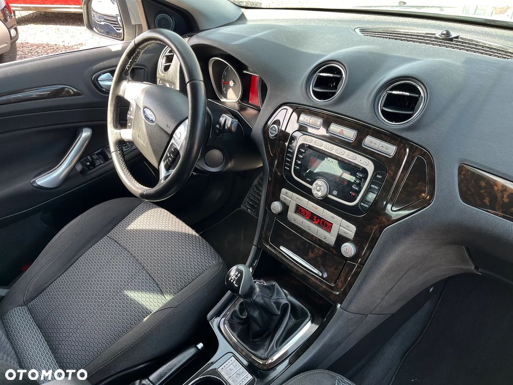 Ford Mondeo 2.0 Ghia - 30