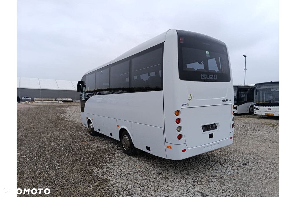 Isuzu Novolux - 7