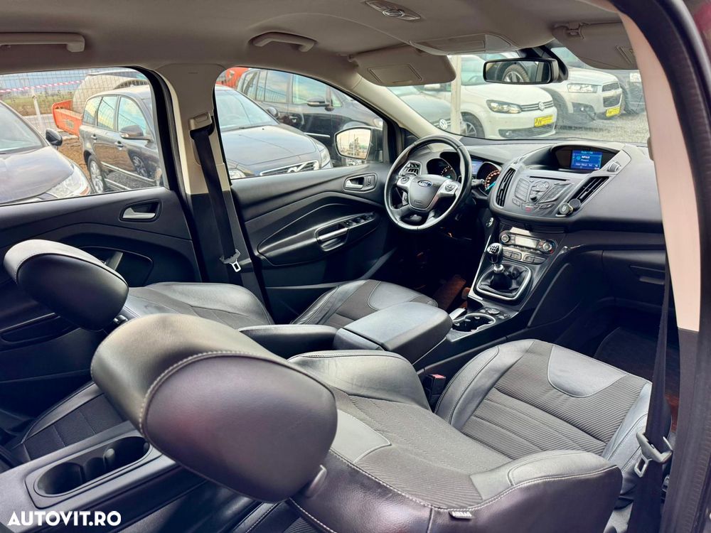 Ford Kuga 2.0 TDCi 2x4 Titanium - 23