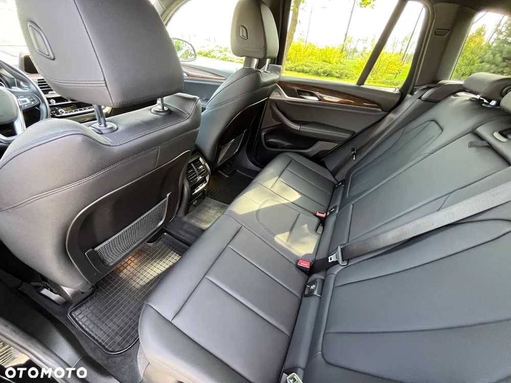 BMW X3 xDrive30i - 11