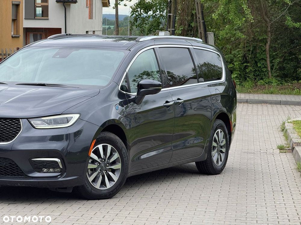 Chrysler Pacifica - 11