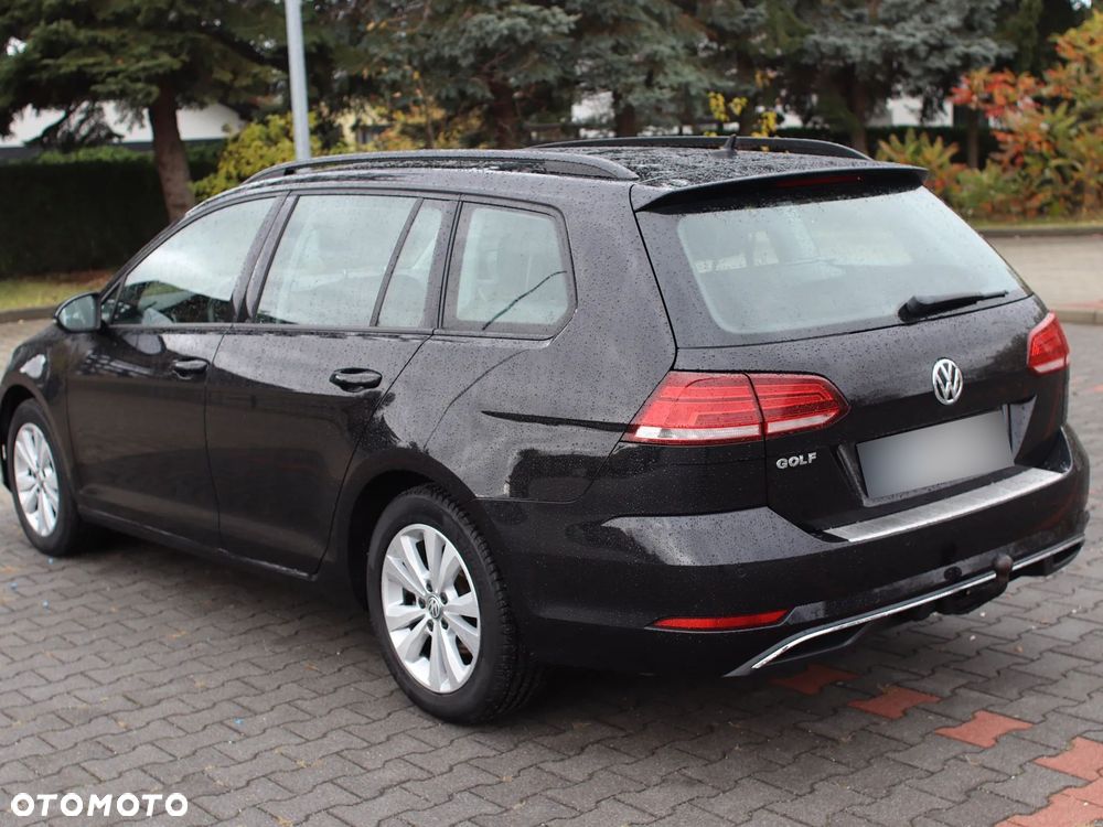 Volkswagen Golf - 6