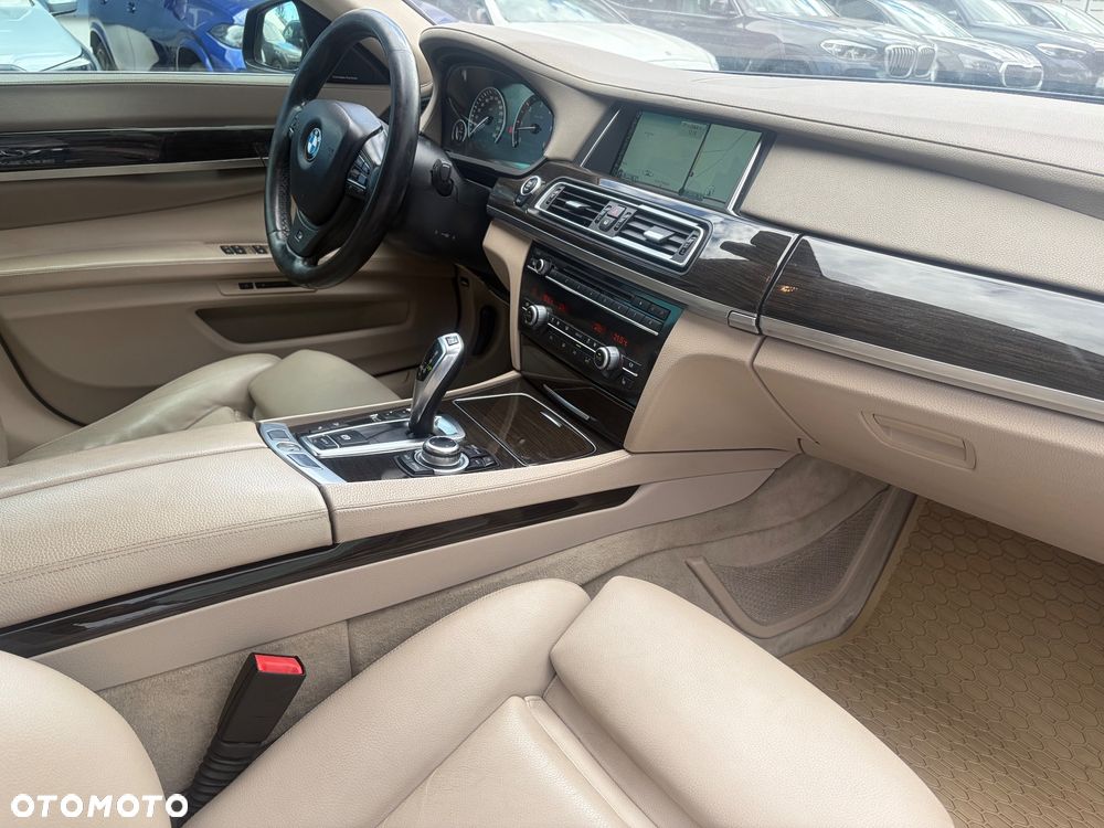 BMW Seria 7 730d xDrive - 11