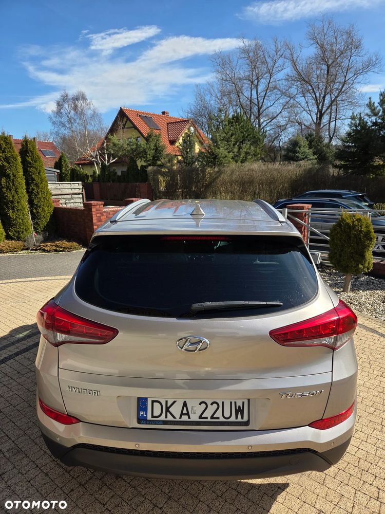 Hyundai Tucson 1.7 CRDI BlueDrive Style 2WD - 5