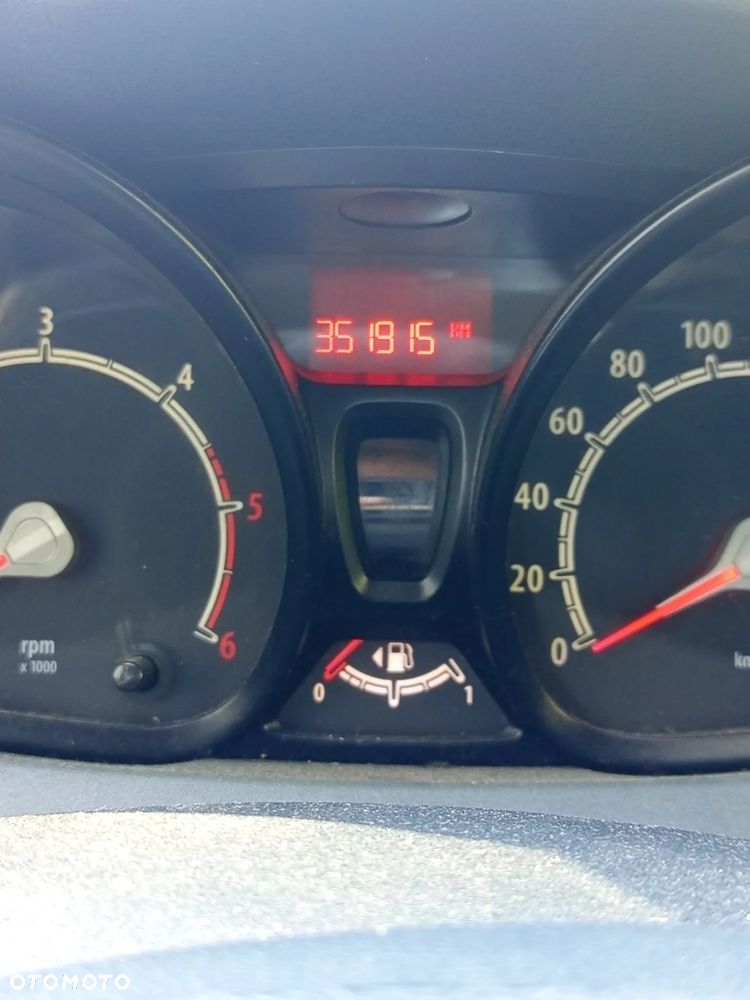 Ford Fiesta 1.4 TDCI - 2