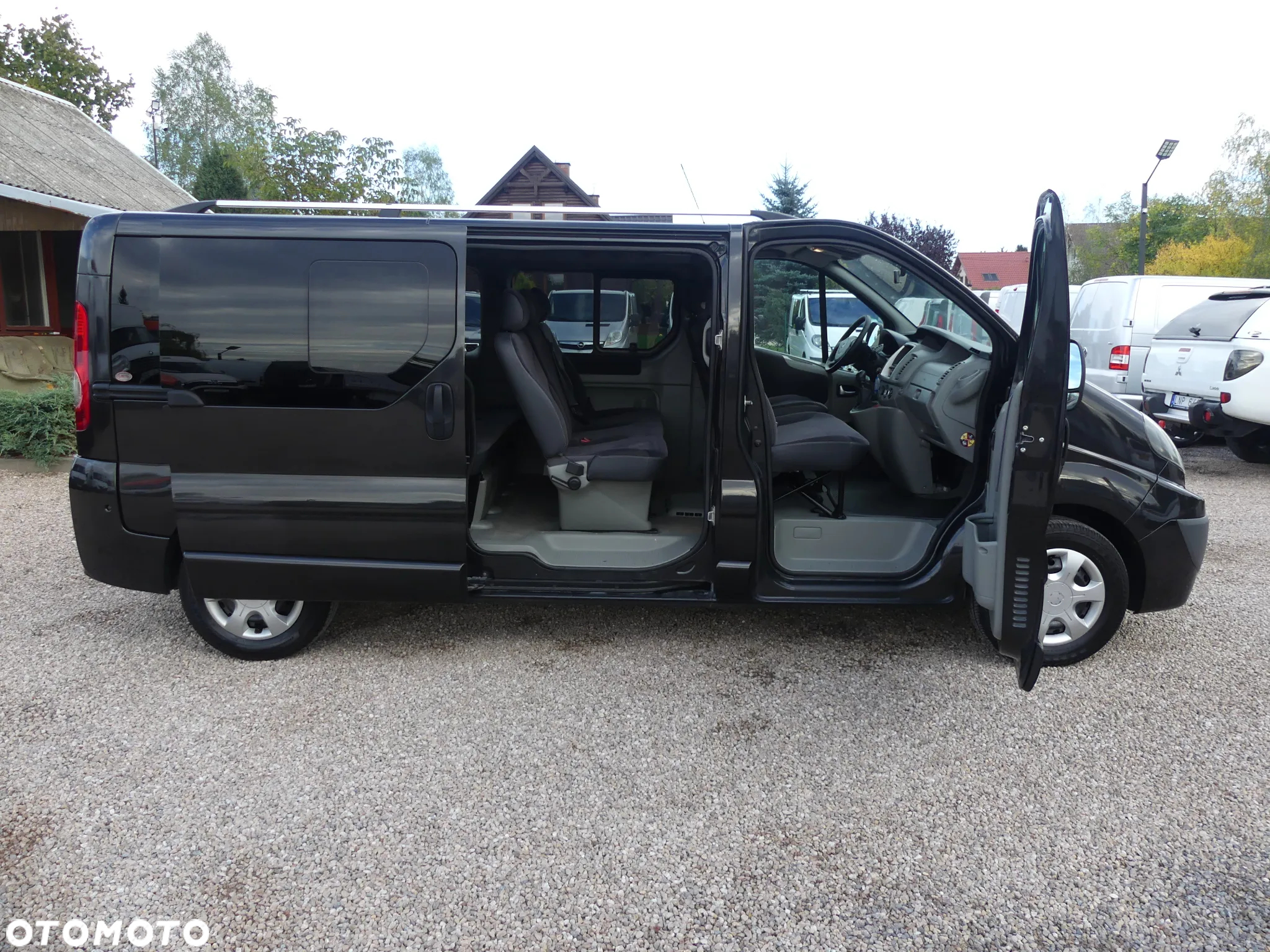 Renault Trafic 2.0 dCi 115 FAP Grand Passenger Black Edition - 5