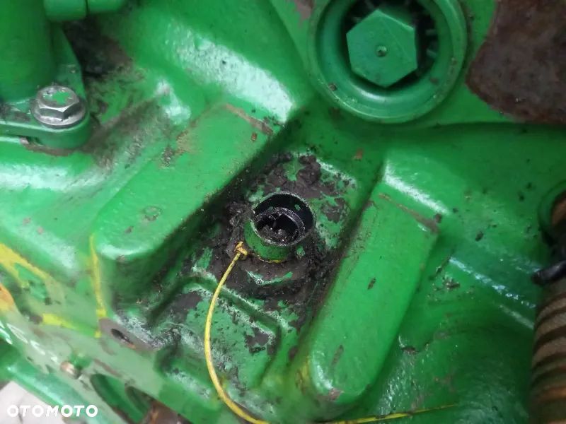 Elementy obudowa tylnego WOM PTO L153497 John Deere 6620 - 4