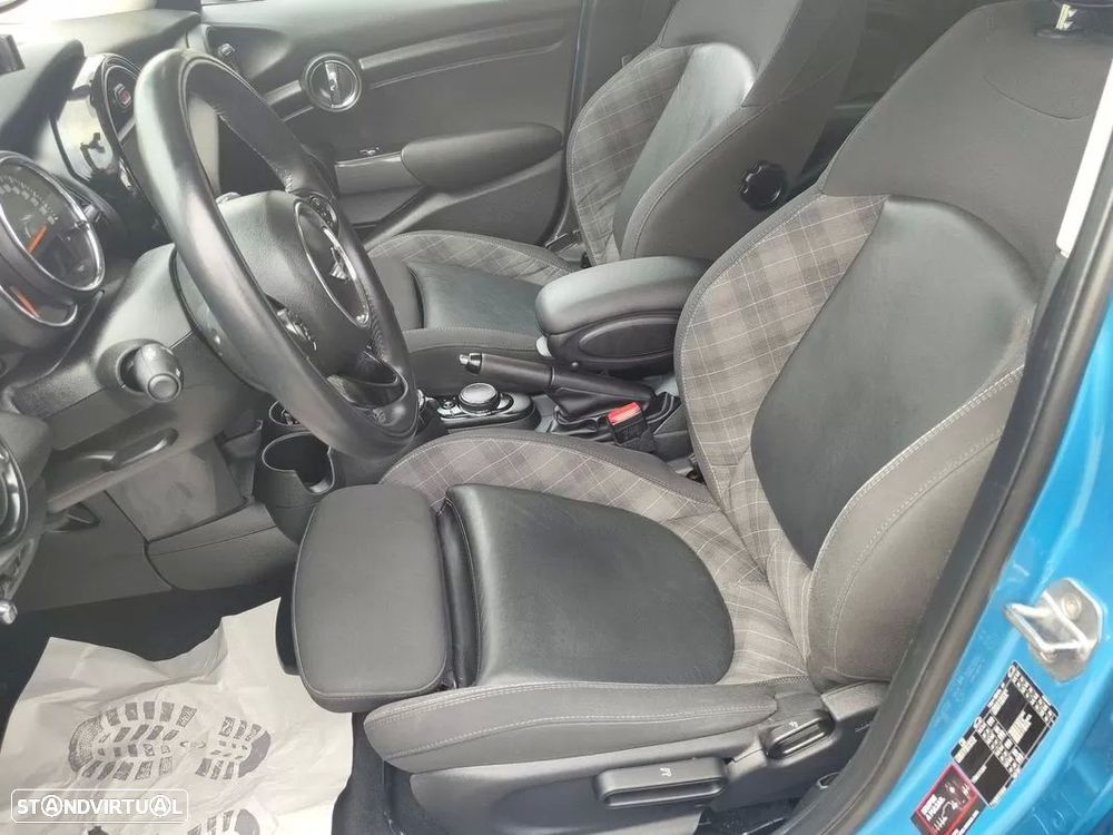 MINI 5 Portas Cooper D - 11