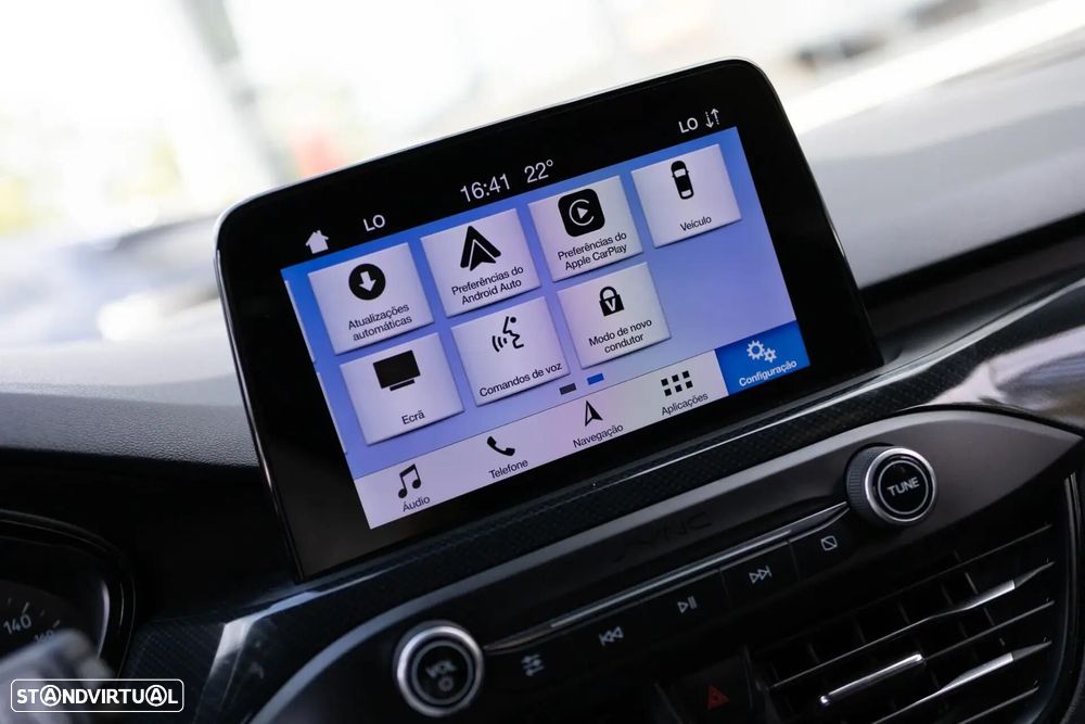 Ford Focus 1.0 EcoBoost S&S ST-LINE - 25