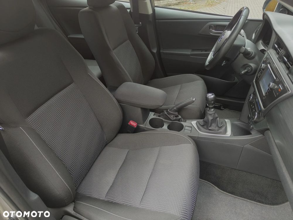 Toyota Auris 1.6 Premium Comfort - 33