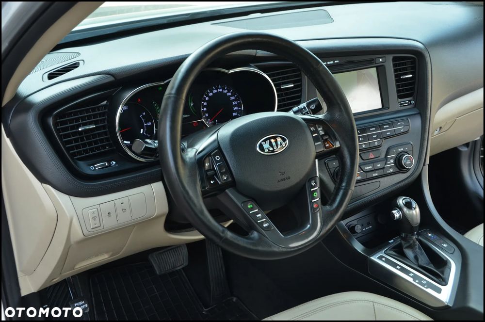 Kia Optima - 30