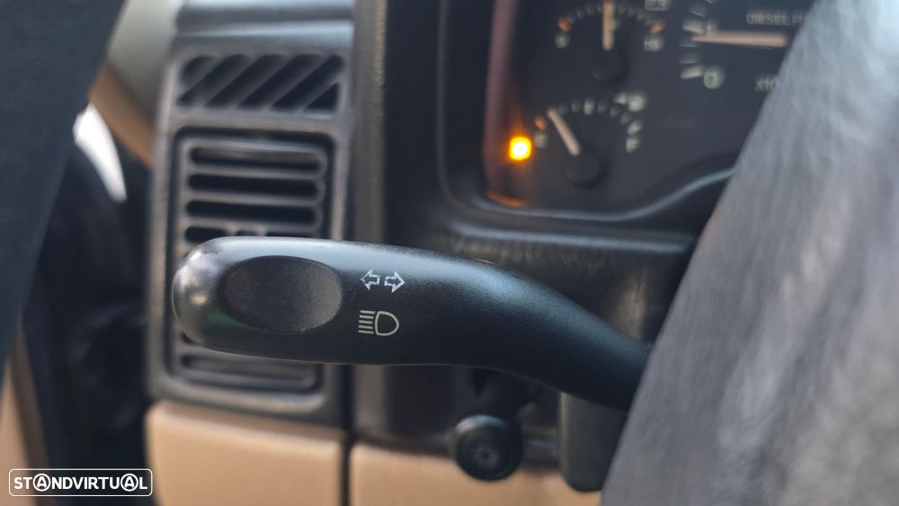 Jeep Cherokee 2.5 TD Sport Oficial - 22