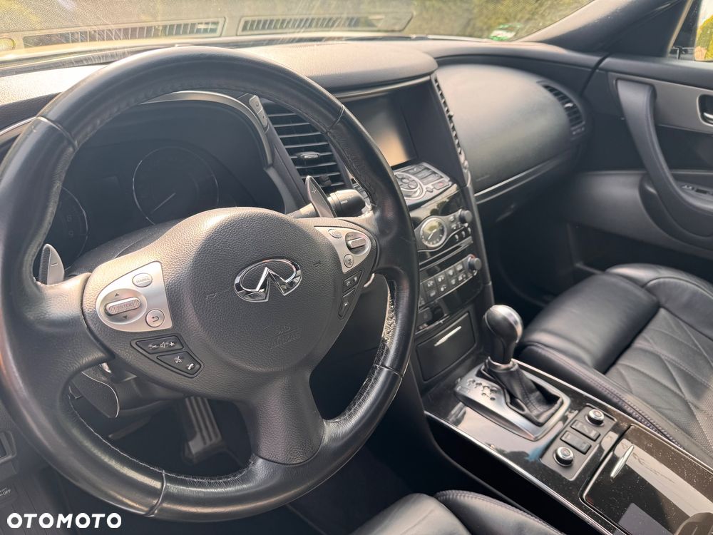 Infiniti QX70 3.7 S Design - 15