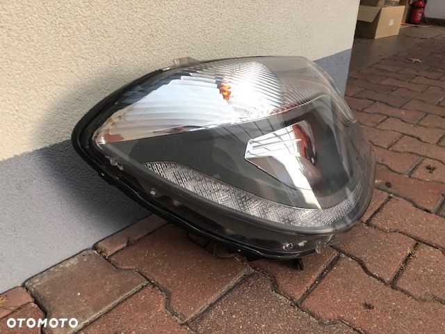 Lampa xenon Sprinter906 lift prawy - 2