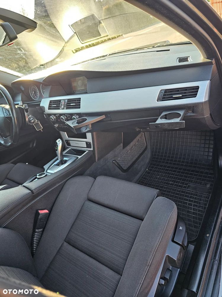 BMW Seria 5 520d Touring - 27