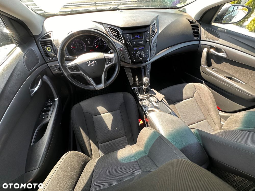 Hyundai i40 Kombi blue 1.7 CRDi Classic - 24