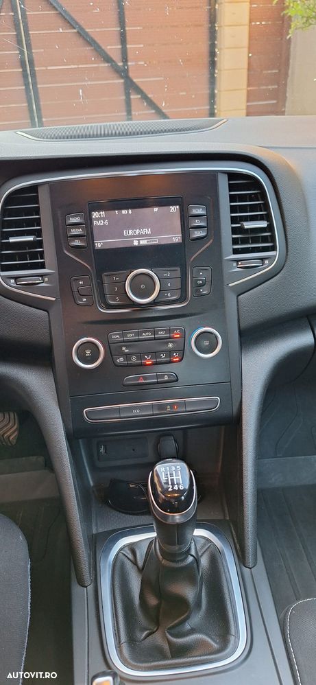 Renault Megane TCe Zen - 10