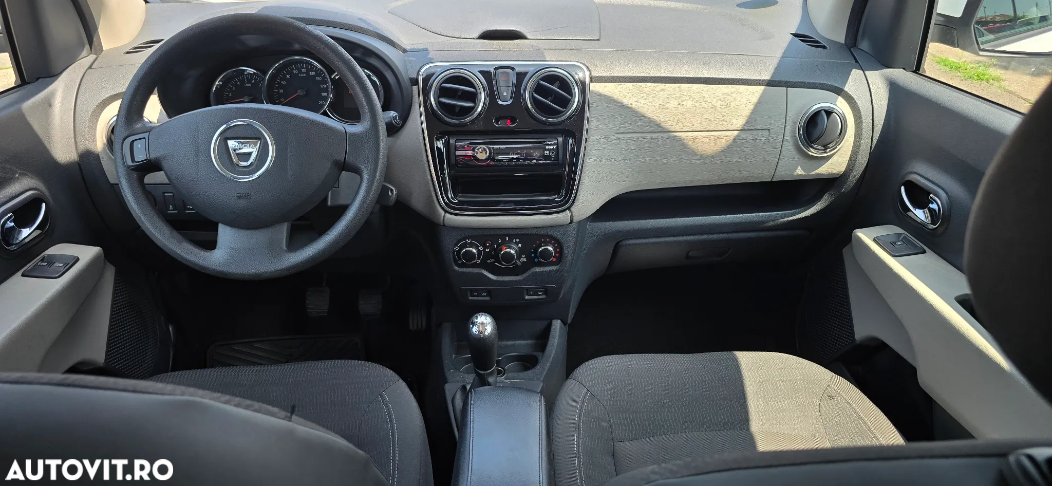 Dacia Lodgy 1.5 dCi 90 CP Laureate - 6