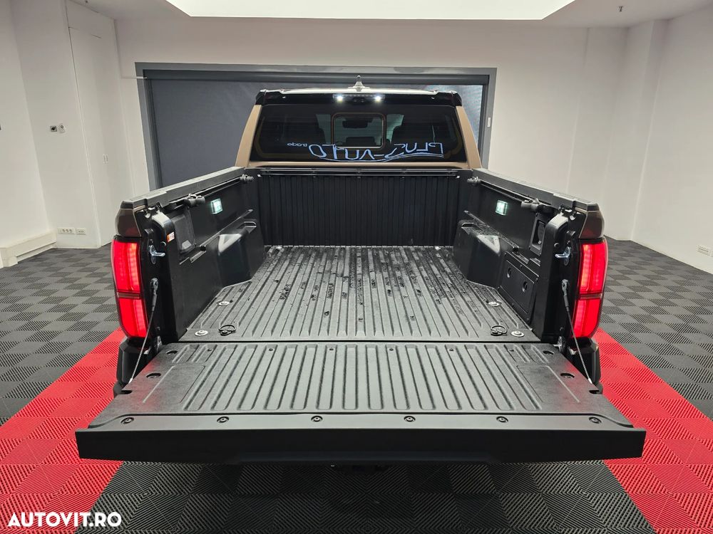 Toyota Tacoma - 12