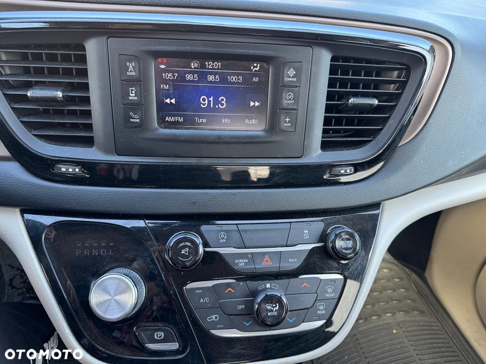 Chrysler Pacifica - 18