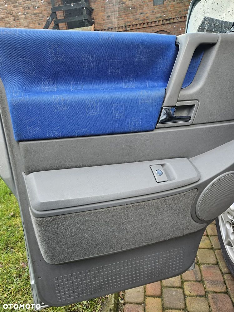 Volkswagen Multivan - 11