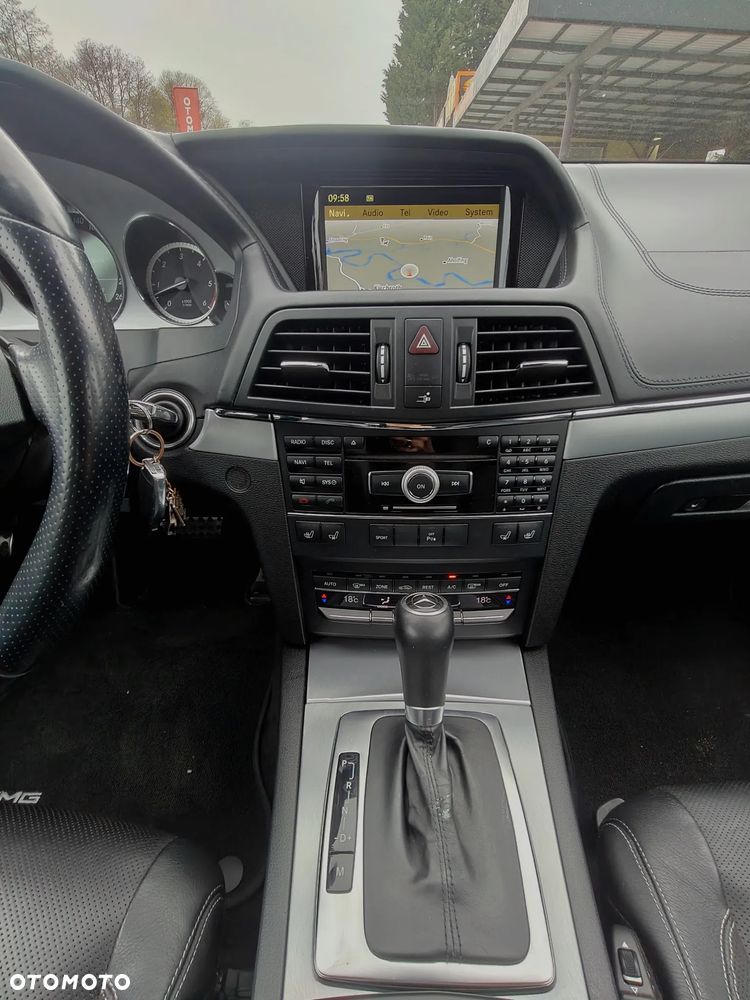 Mercedes-Benz Klasa E 350 CDI DPF BlueEFFICIENCY 7G-TRONIC Elegance - 16