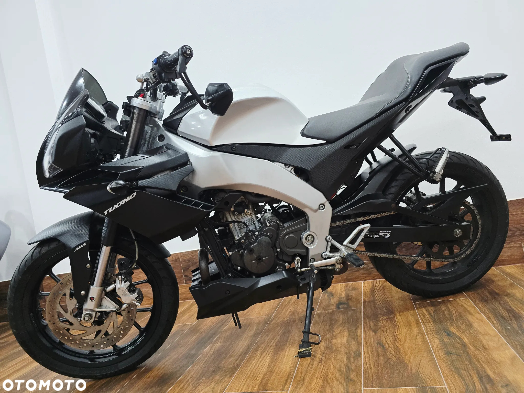 Aprilia Tuono - 5