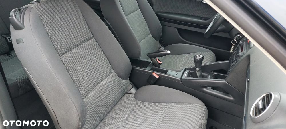 Audi A3 1.6 Ambiente - 28