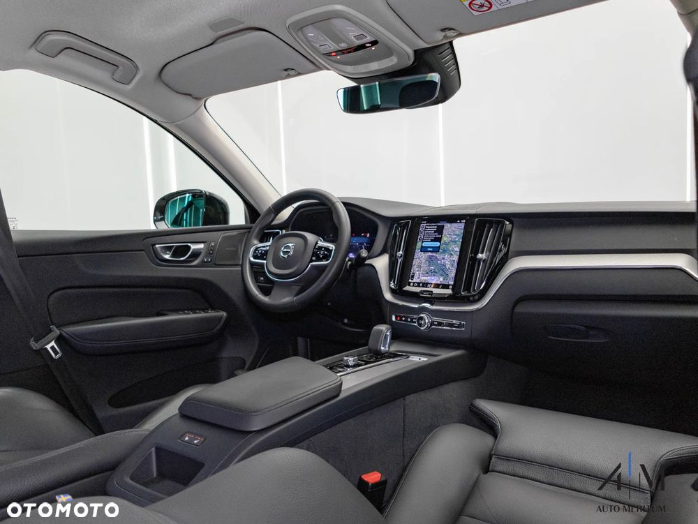 Volvo XC 60 B4 D AWD Plus Dark - 19