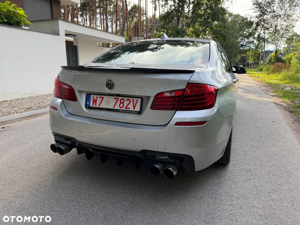 BMW Seria 5 550i - 11