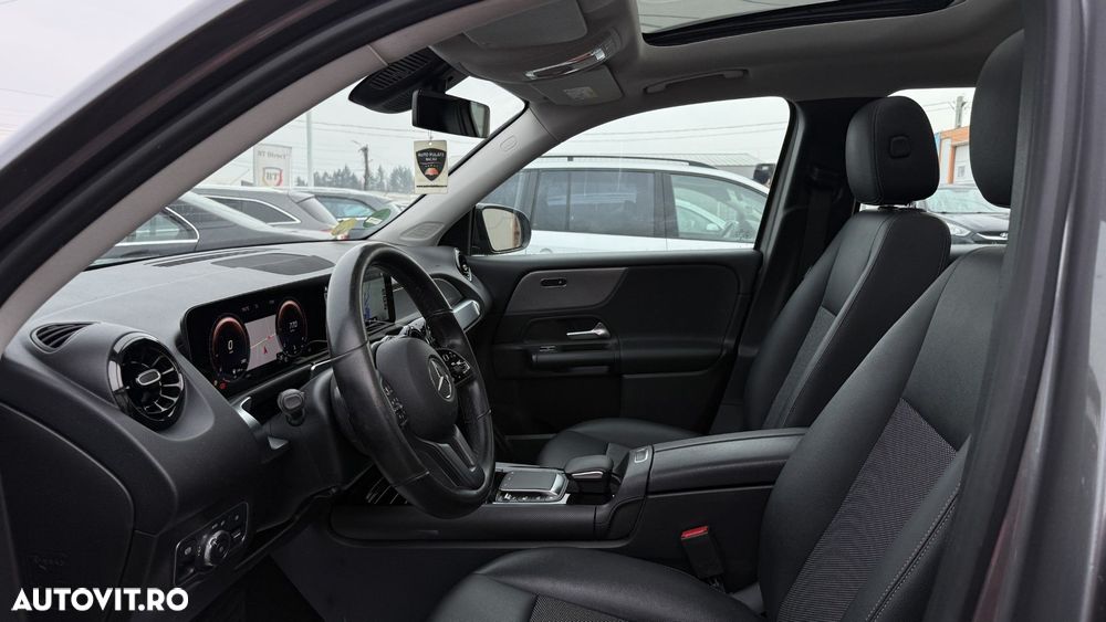 Mercedes-Benz GLB - 12