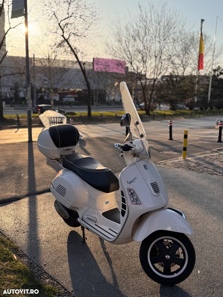 Vespa GTS 300 IE - 5