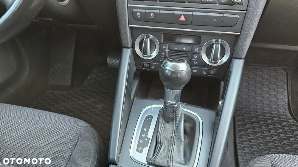 Audi A3 Sportback 1.6 TDI DPF Ambiente S tronic - 20